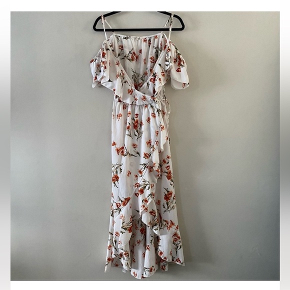 Floral ruffle Maxi Dress with Spaghetti Straps and cold shoulder - Picture 4 of 15